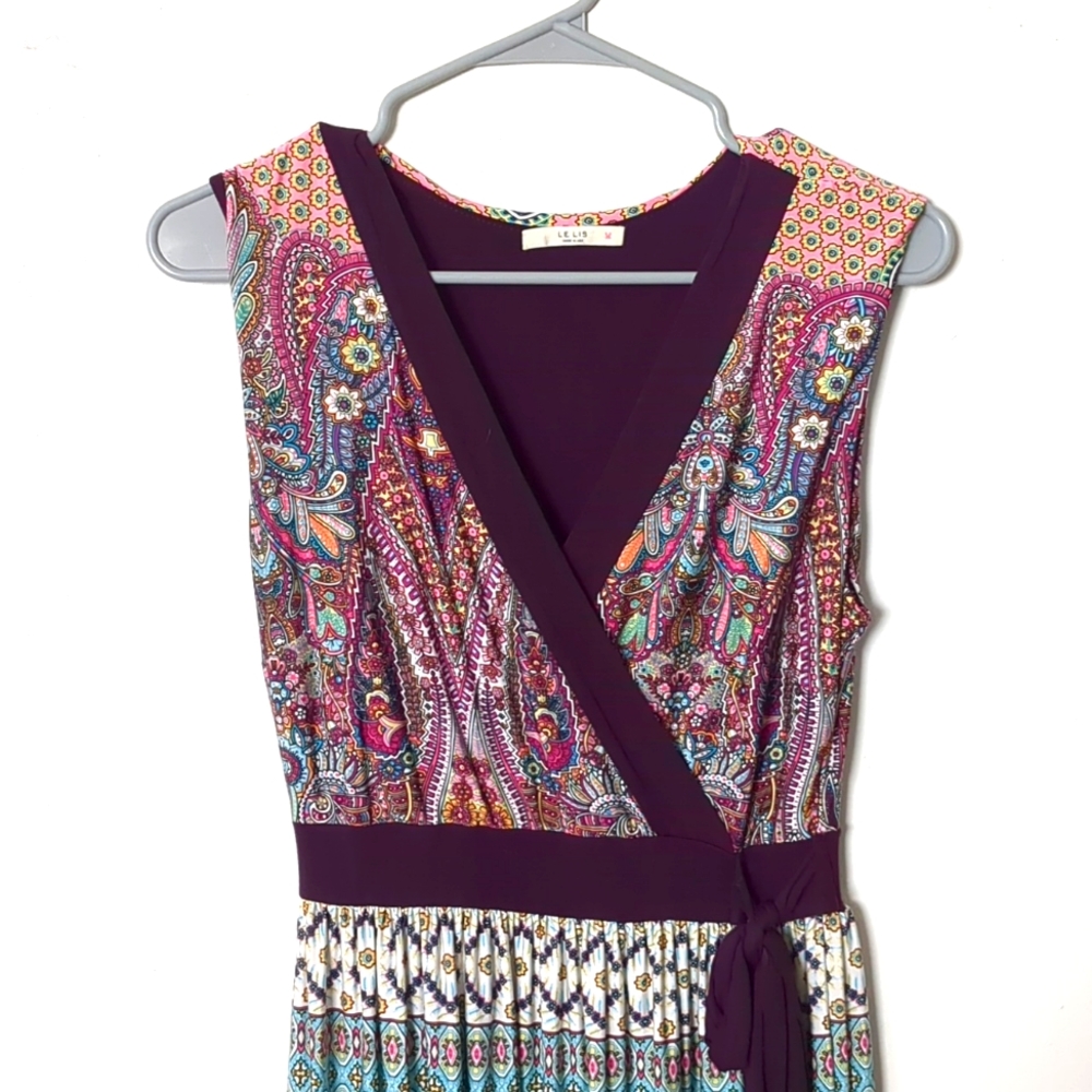 Le Lis Sleeveless Maxi Dress in Plum Multi Paisley
